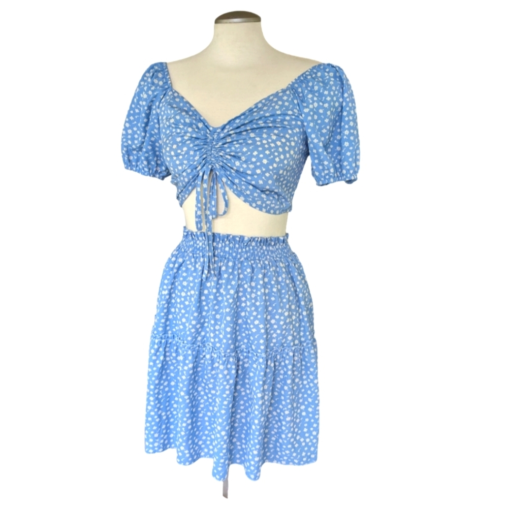 Crop Top & Skirt Set Daisy Duke Blue & White Floral Size Medium